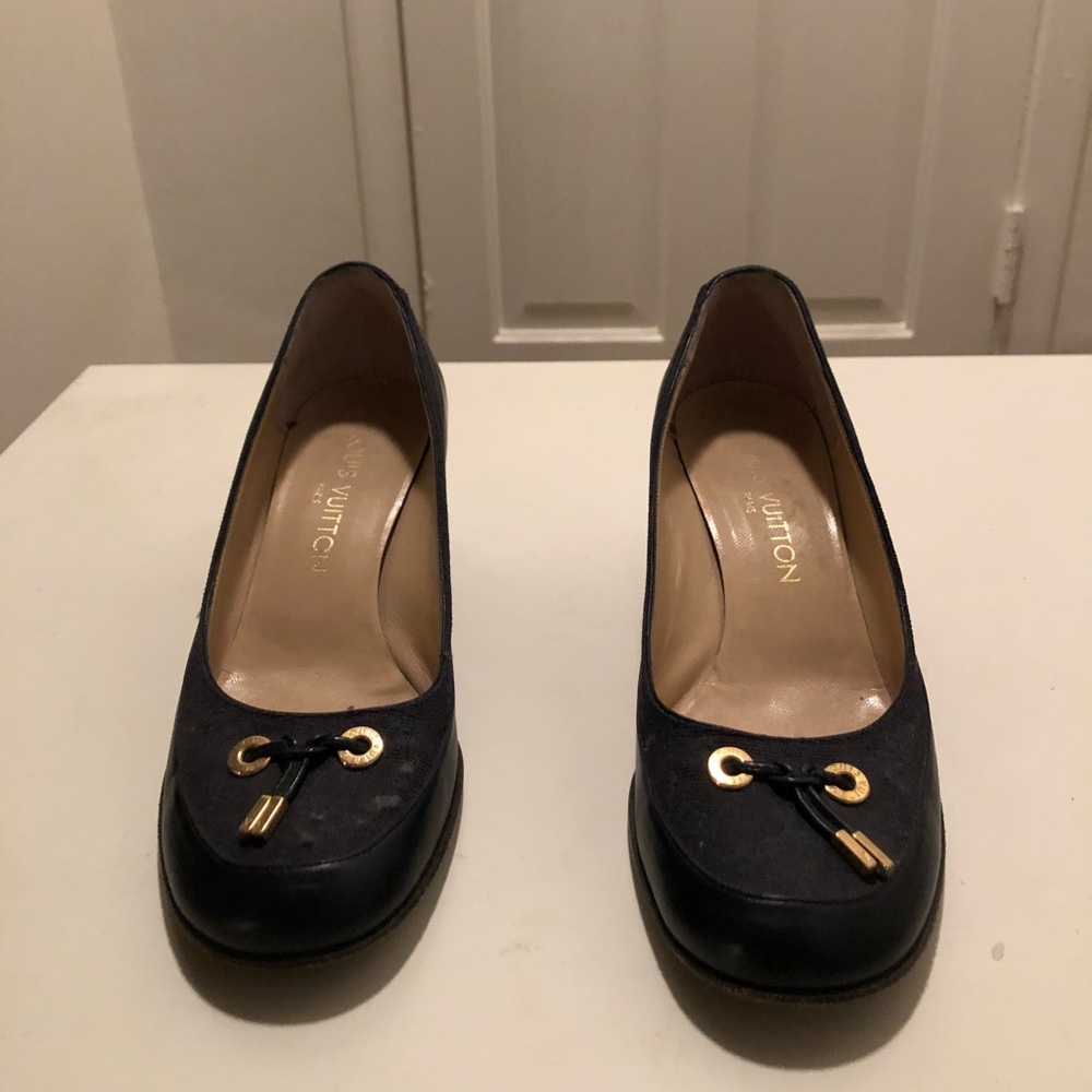Vintage Louis Vuitton Black Leather / Mesh Heels